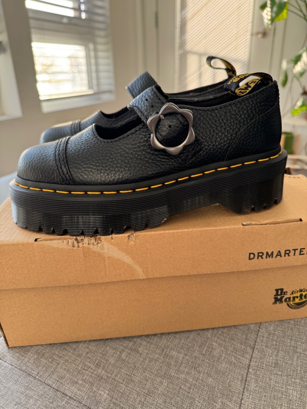 Dr. Martens Addina Platform Oxford - Women's Size 6 New in Box - Picture 3 of 8